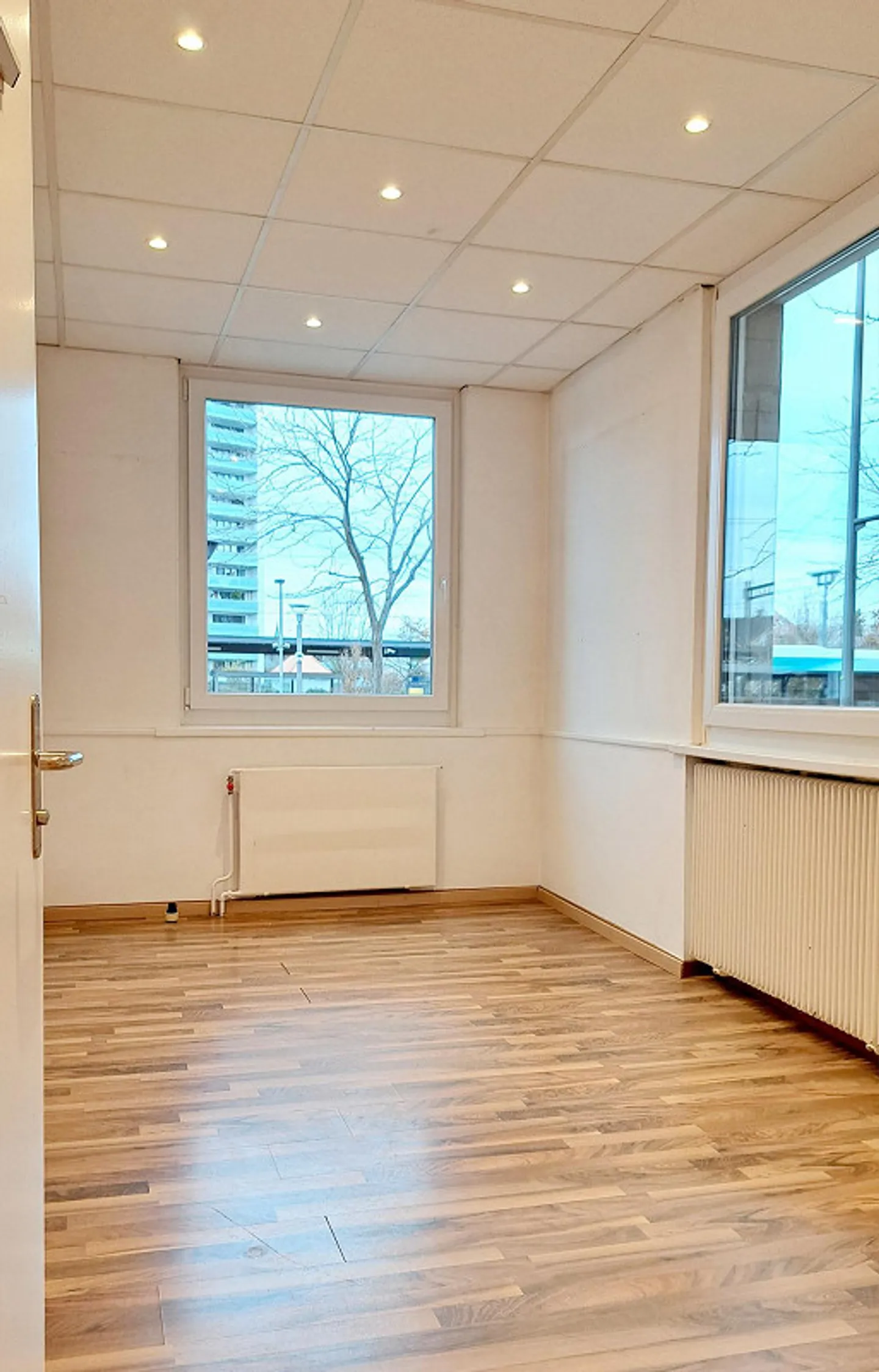 Pratique avec vitrine à la gare / salle de formation / bureau paysager - Photo 6 sur 10