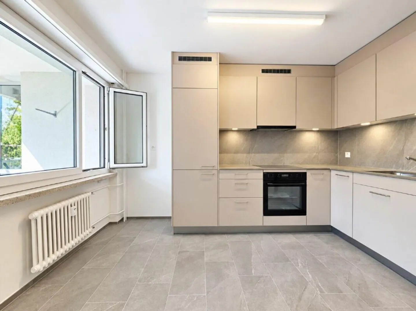 Newly renovated and ready for your new home - Photo 3 of 6