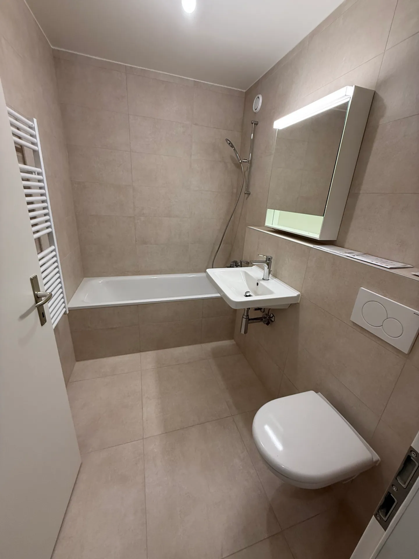 Appartamento di 4 locali completamente ristrutturato n. 01 al piano terra - Foto 4 di 7