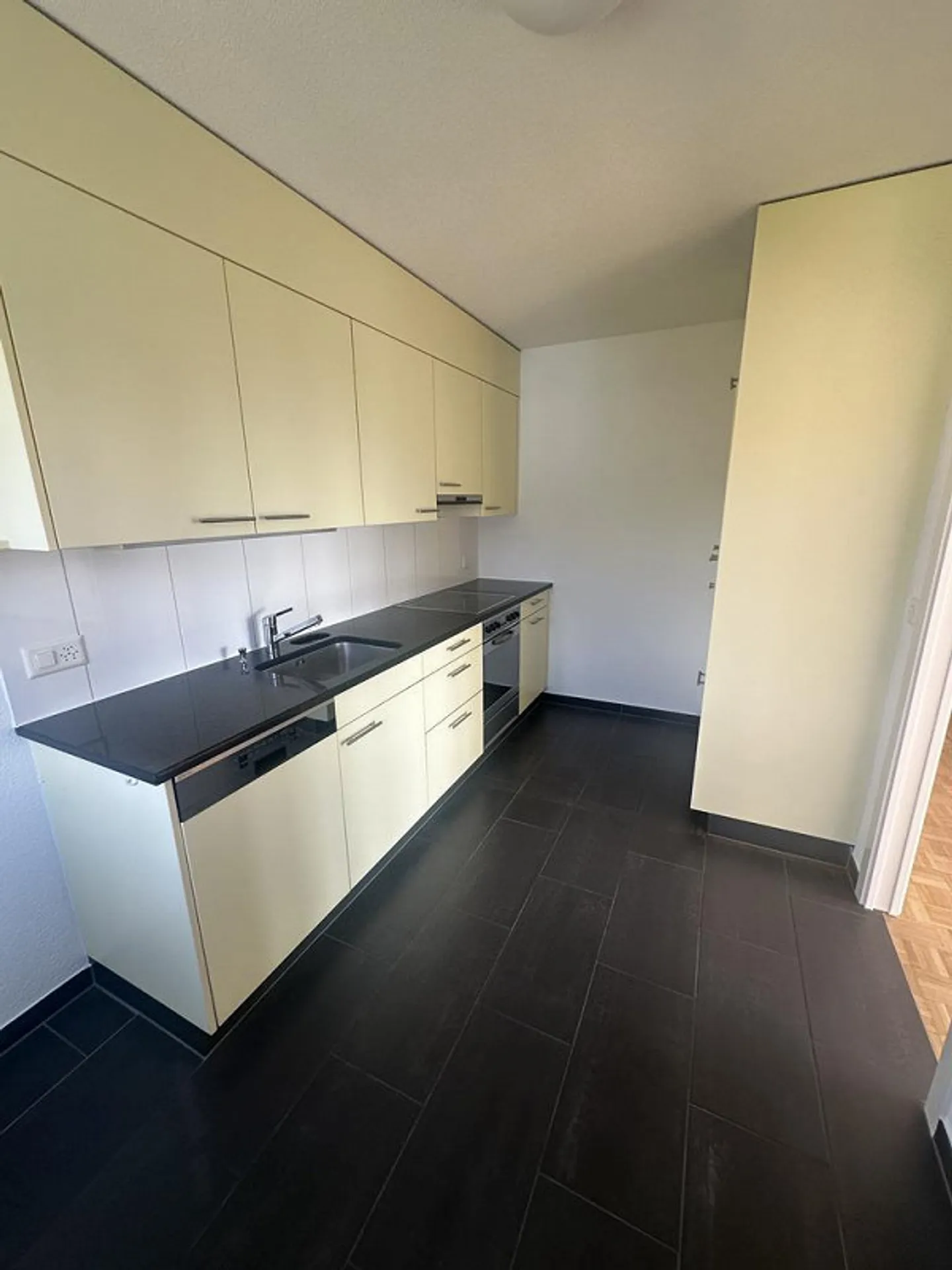 Appartement spacieux de 4,5 pièces - Photo 2 sur 6