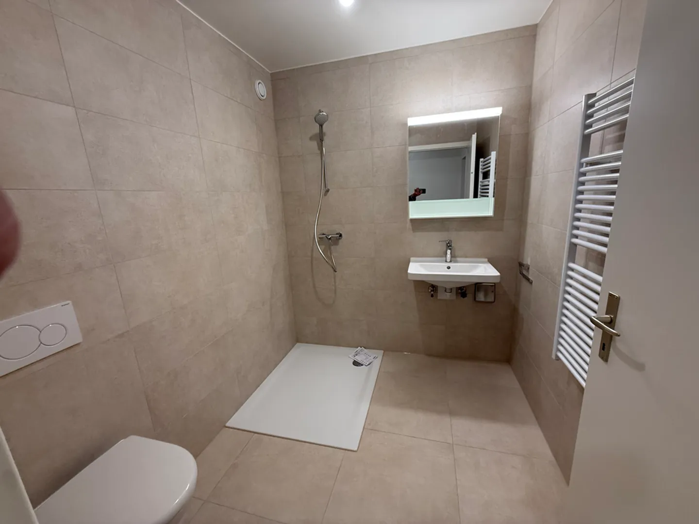Appartamento di 4 locali completamente ristrutturato n. 01 al piano terra - Foto 3 di 7