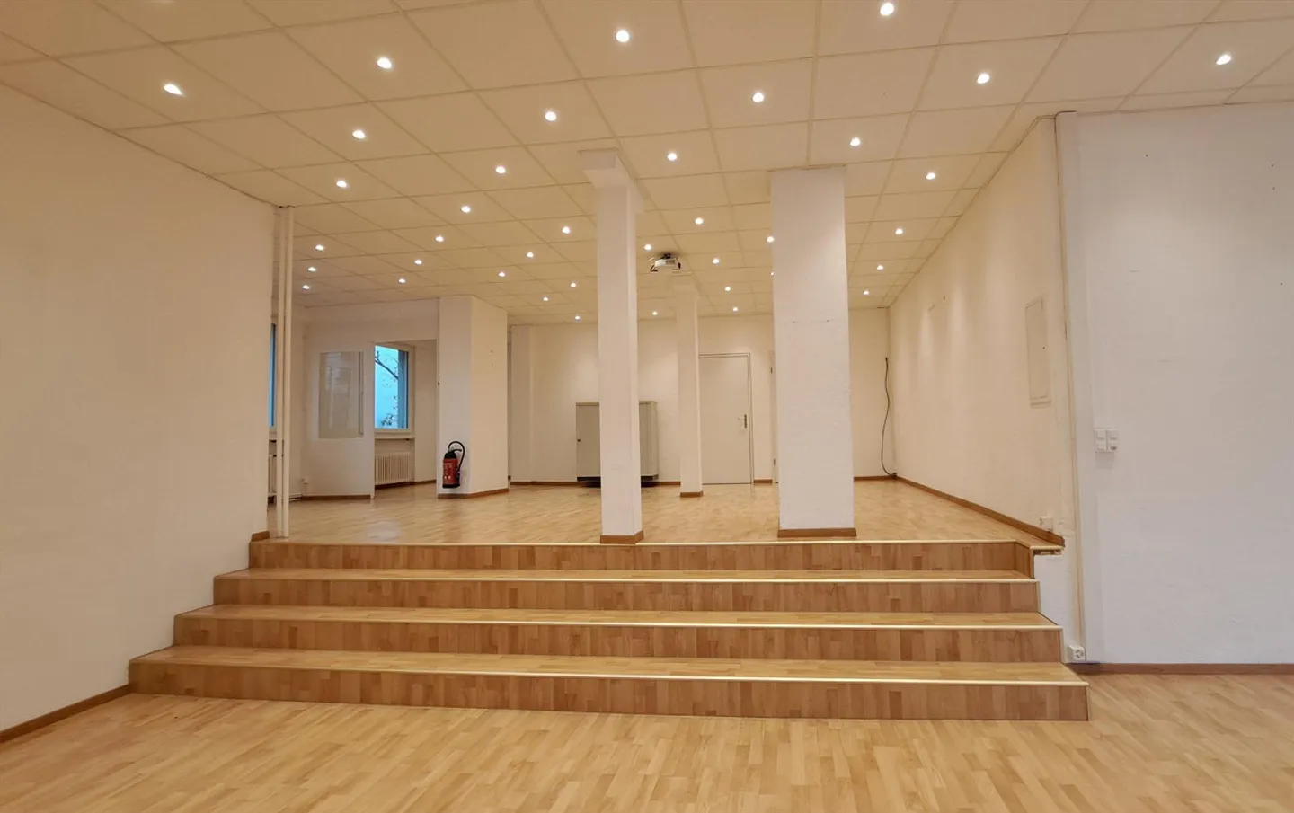 Pratique avec vitrine à la gare / salle de formation / bureau paysager - Photo 10 sur 10