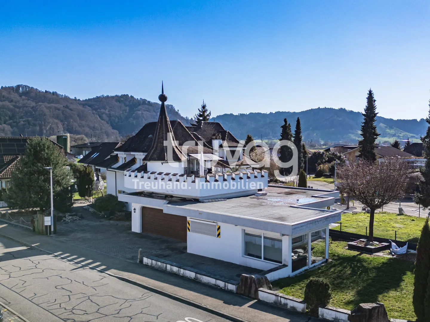 Geräumiges Familienhaus mit Potenzial - Foto 1 von 13