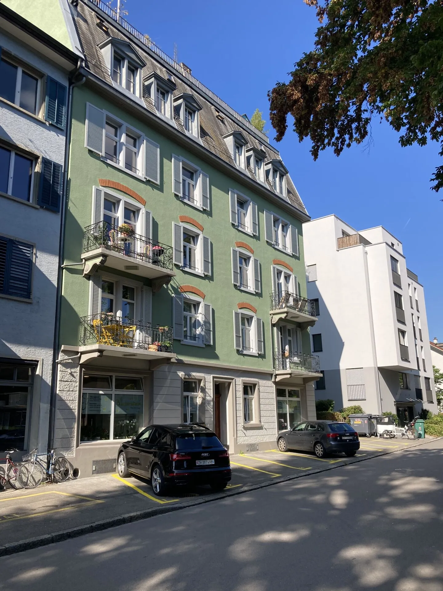 Charming old-style apartment in a central location - Photo 1 of 9