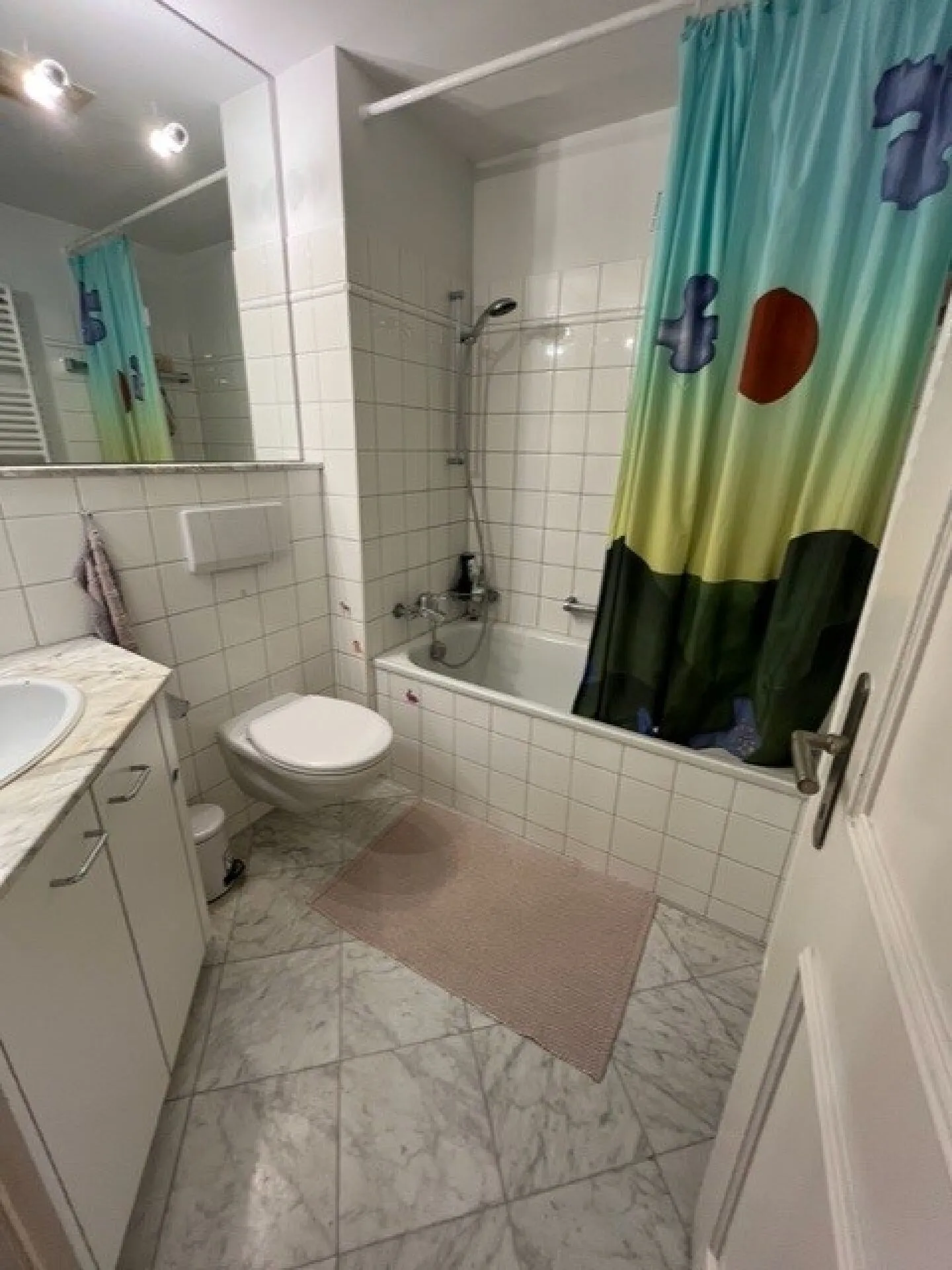 Charming old-style apartment in a central location - Photo 4 of 9