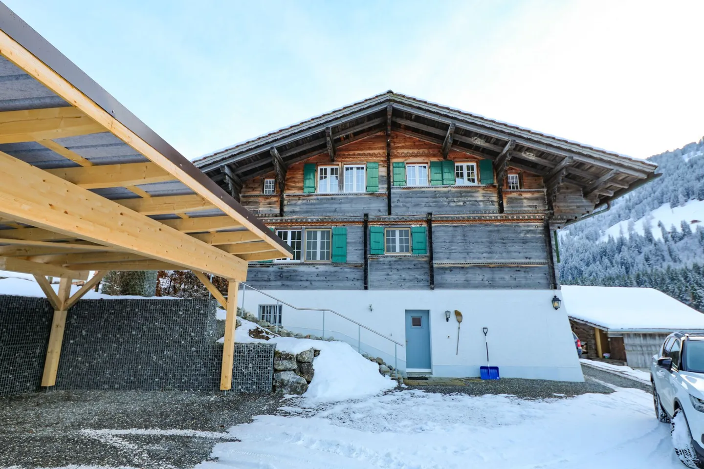 Appartement confortable de 4,5 pièces au rez-de-chaussée surélevé avec balcon - Photo 6 sur 7