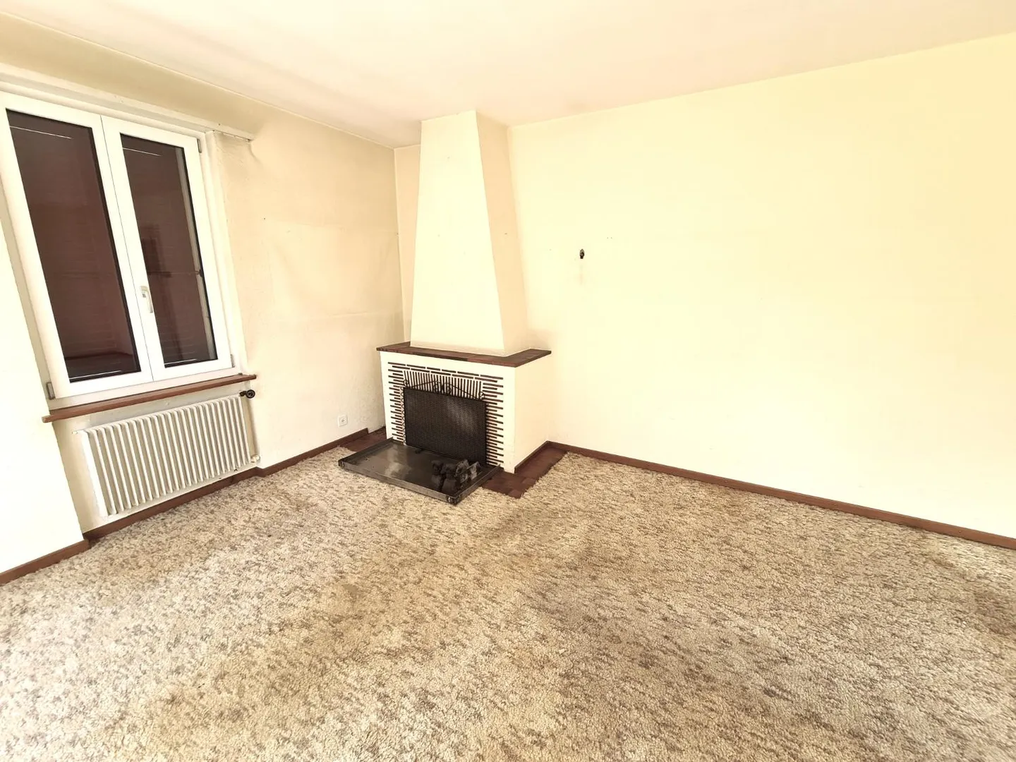 BASSECOURT - Charmante Villa mit 6,5 Zimmern zur Renovierung ideal gelegen auf - Foto 5 von 30