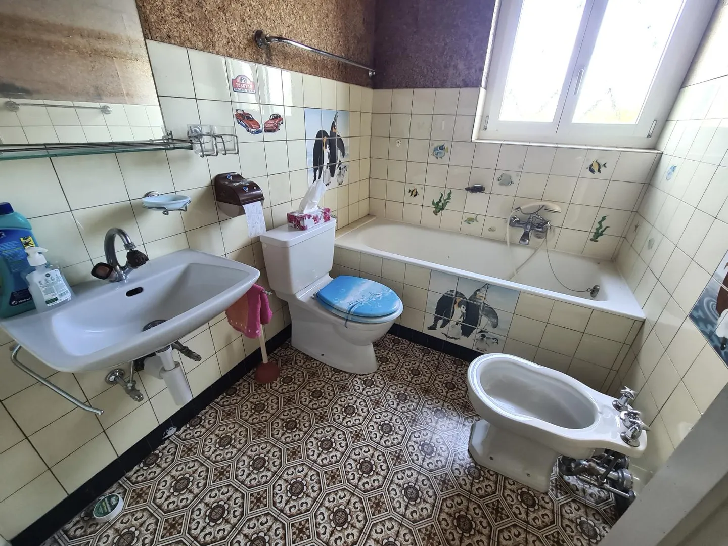 BASSECOURT - Charmante Villa mit 6,5 Zimmern zur Renovierung ideal gelegen auf - Foto 6 von 30