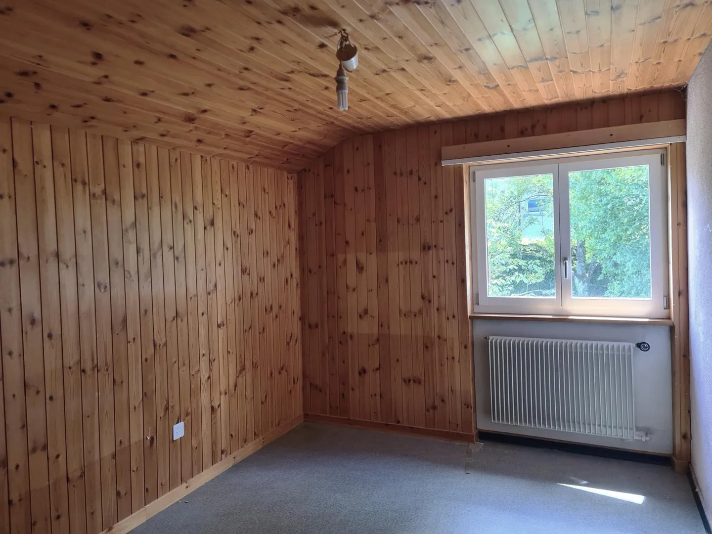 BASSECOURT - Charmante Villa mit 6,5 Zimmern zur Renovierung ideal gelegen auf - Foto 3 von 30