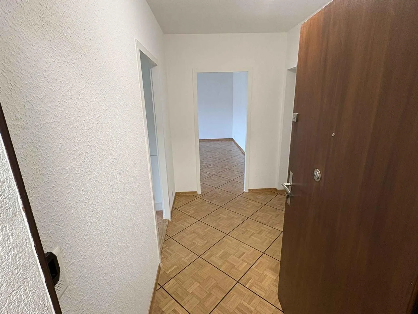 5-room apartment - Photo 3 of 9