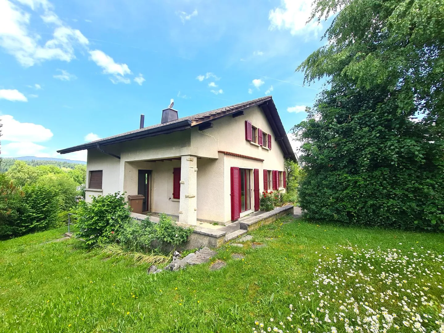 BASSECOURT - Charmante Villa mit 6,5 Zimmern zur Renovierung ideal gelegen auf - Foto 17 von 30