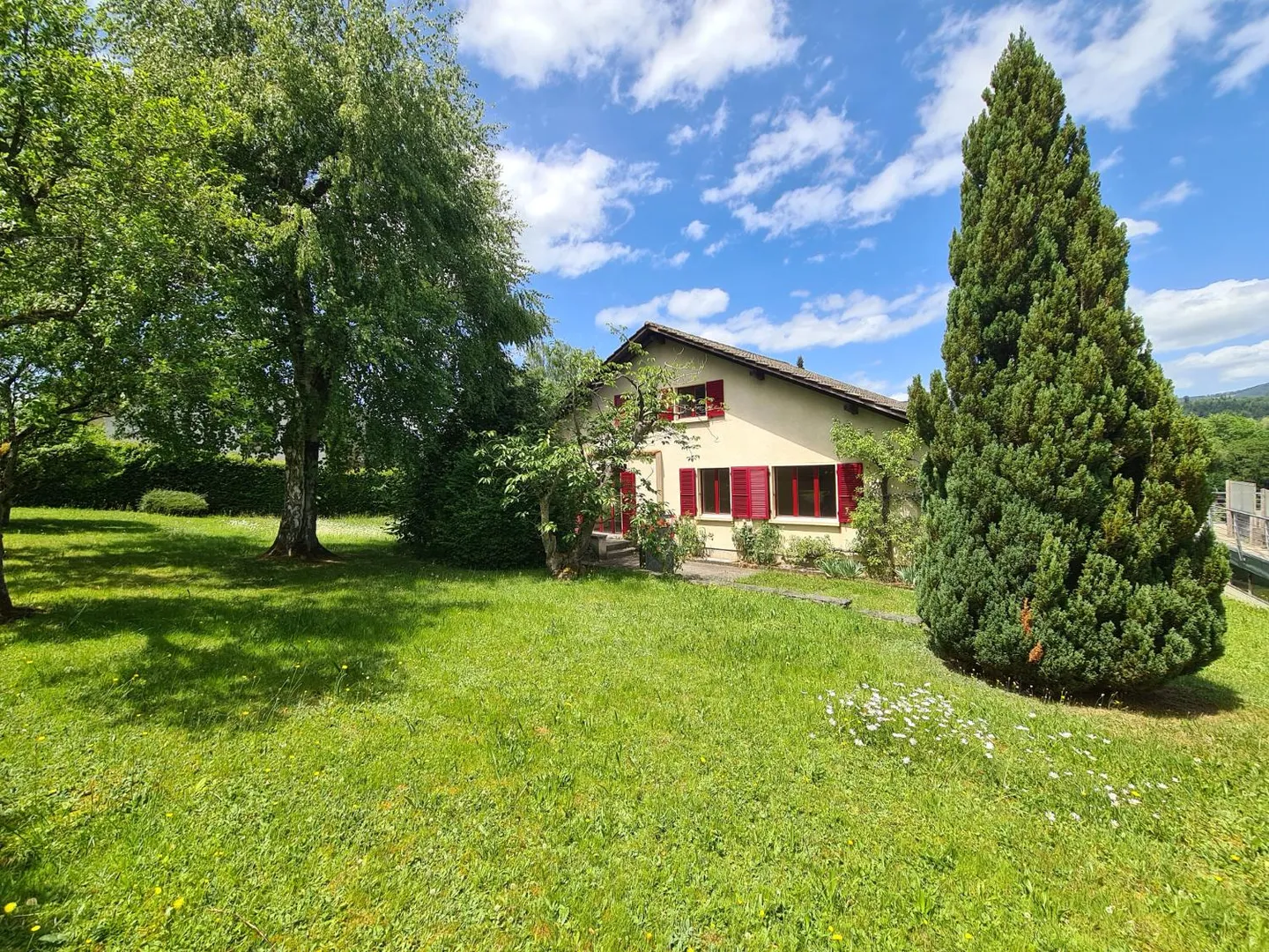 BASSECOURT - Charmante Villa mit 6,5 Zimmern zur Renovierung ideal gelegen auf - Foto 22 von 30