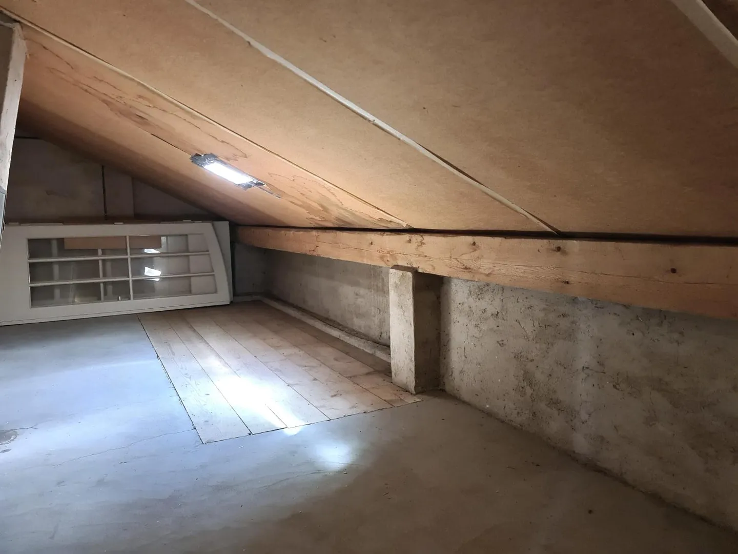 BASSECOURT - Charmante Villa mit 6,5 Zimmern zur Renovierung ideal gelegen auf - Foto 24 von 30