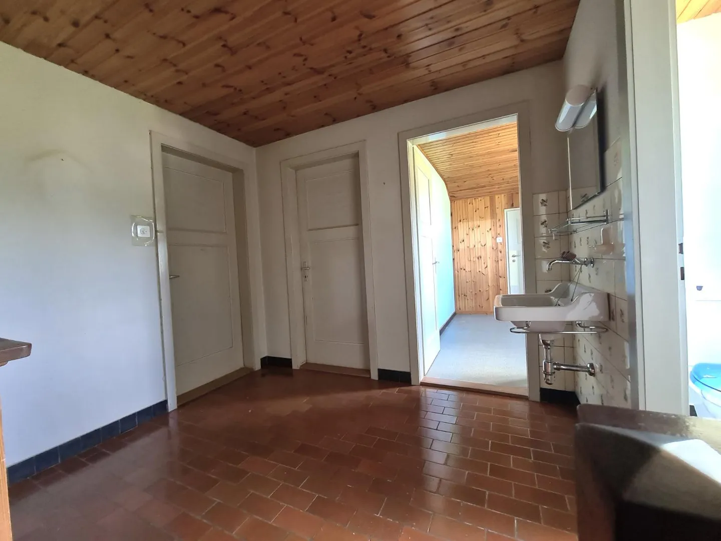 BASSECOURT - Charmante Villa mit 6,5 Zimmern zur Renovierung ideal gelegen auf - Foto 25 von 30