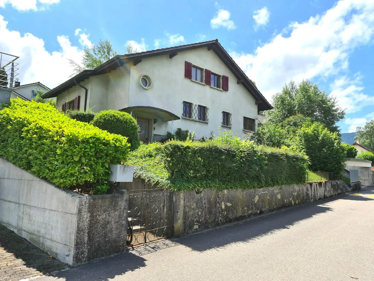 BASSECOURT - Charmante Villa mit 6,5 Zimmern zur Renovierung ideal gelegen auf - Foto 13 von 30