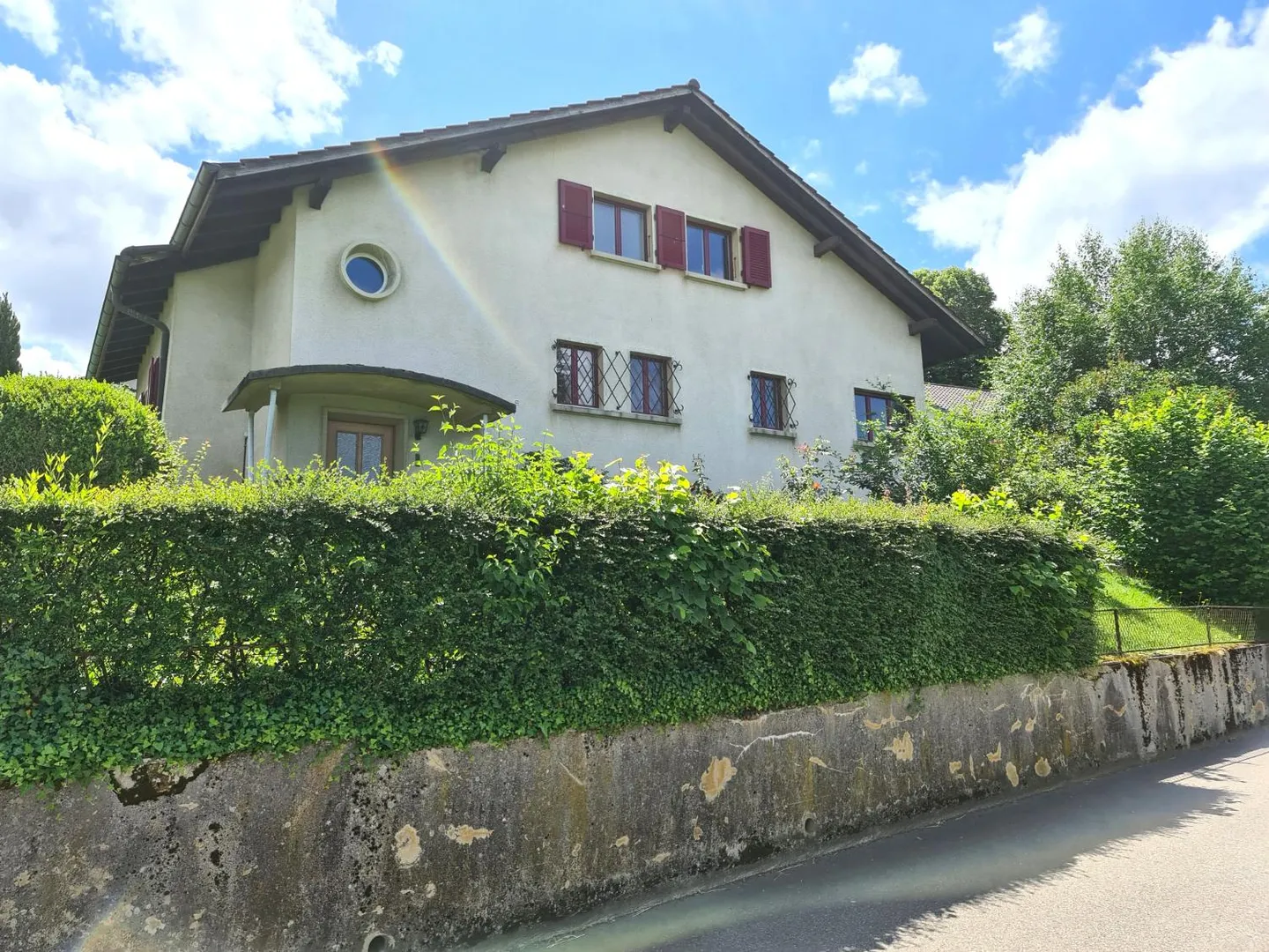 BASSECOURT - Charmante Villa mit 6,5 Zimmern zur Renovierung ideal gelegen auf - Foto 14 von 30