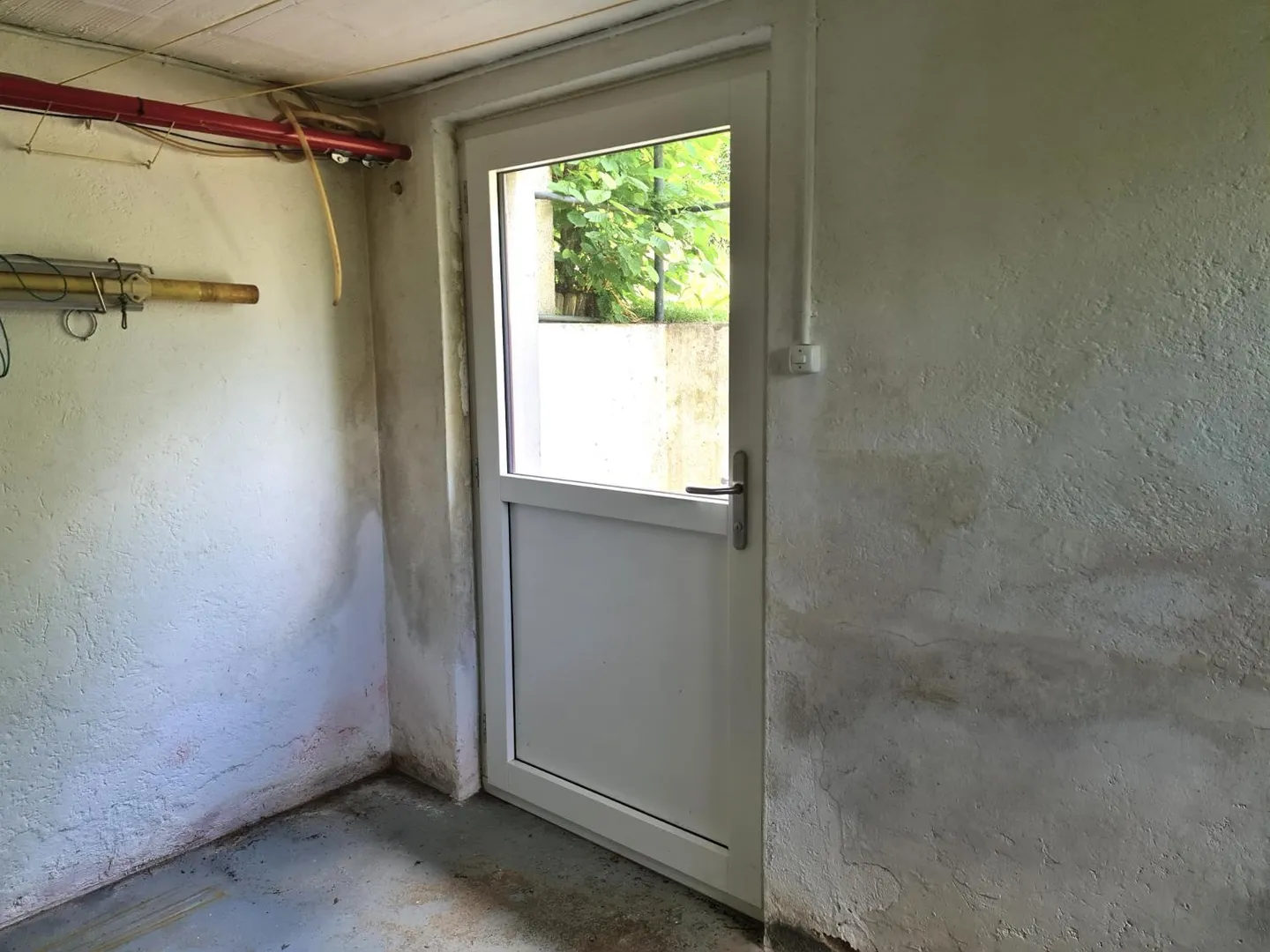 BASSECOURT - Charmante Villa mit 6,5 Zimmern zur Renovierung ideal gelegen auf - Foto 27 von 30