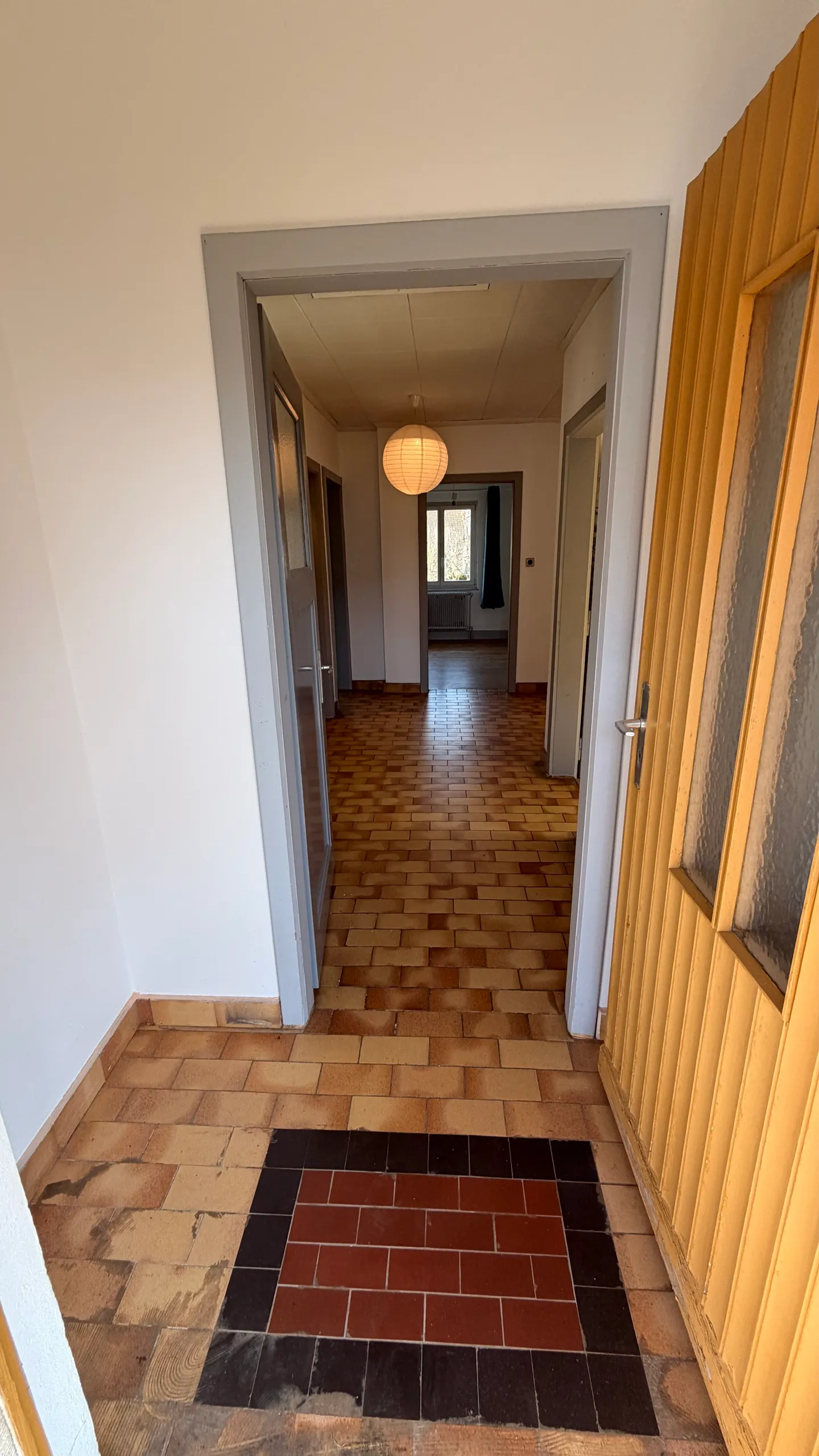 Charming Individual House - Photo 7 of 13