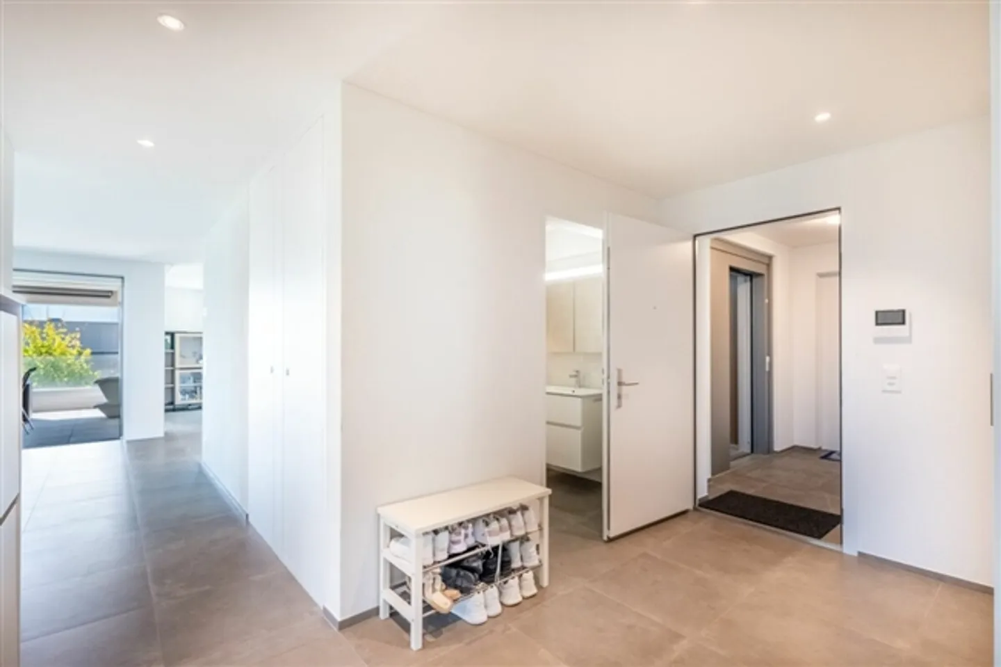 Appartamento 4.5 locali in una posizione fiscalmente vantaggiosa con loggia - Foto 13 di 15