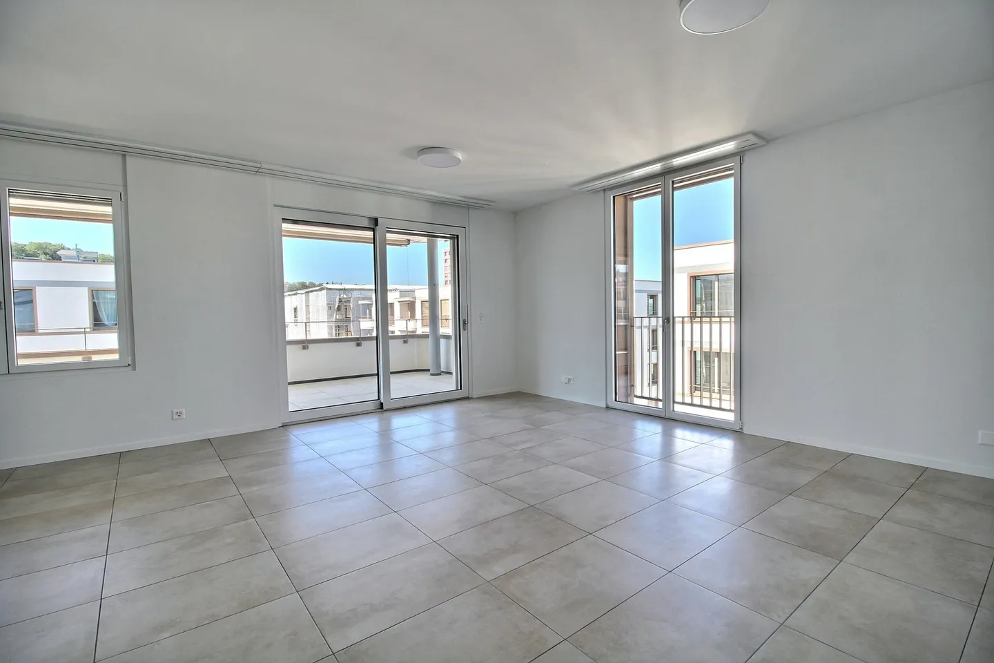 Außergewöhnliche 4,5-Zimmer-Wohnung zur Miete in Marly! - Foto 1 von 11