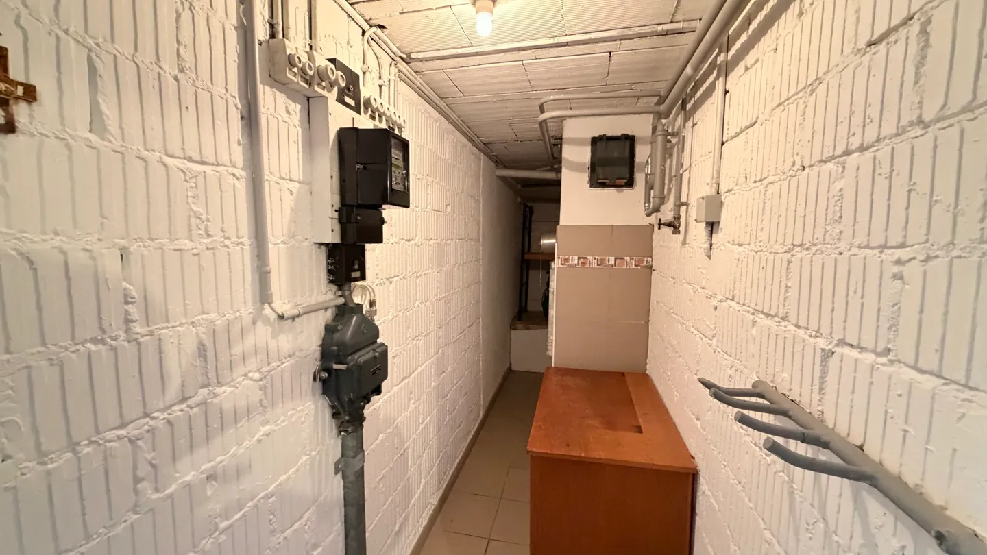 Charming Individual House - Photo 11 of 13