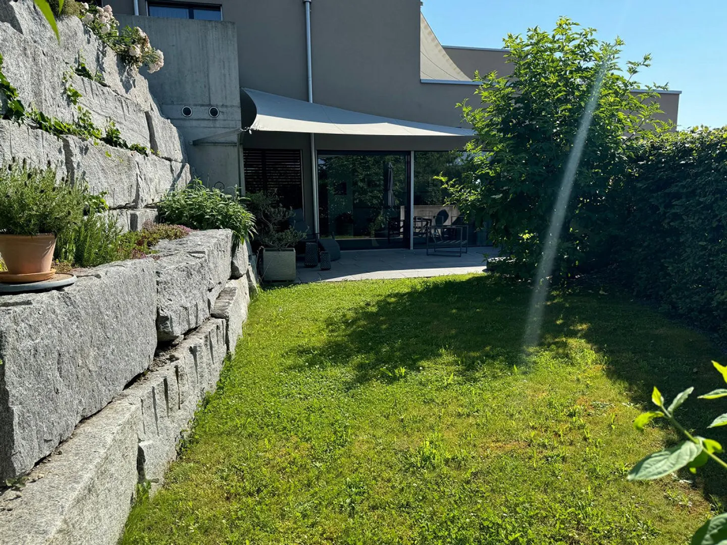 Space, Design and View at its Finest on Muniberg - Photo 8 of 12