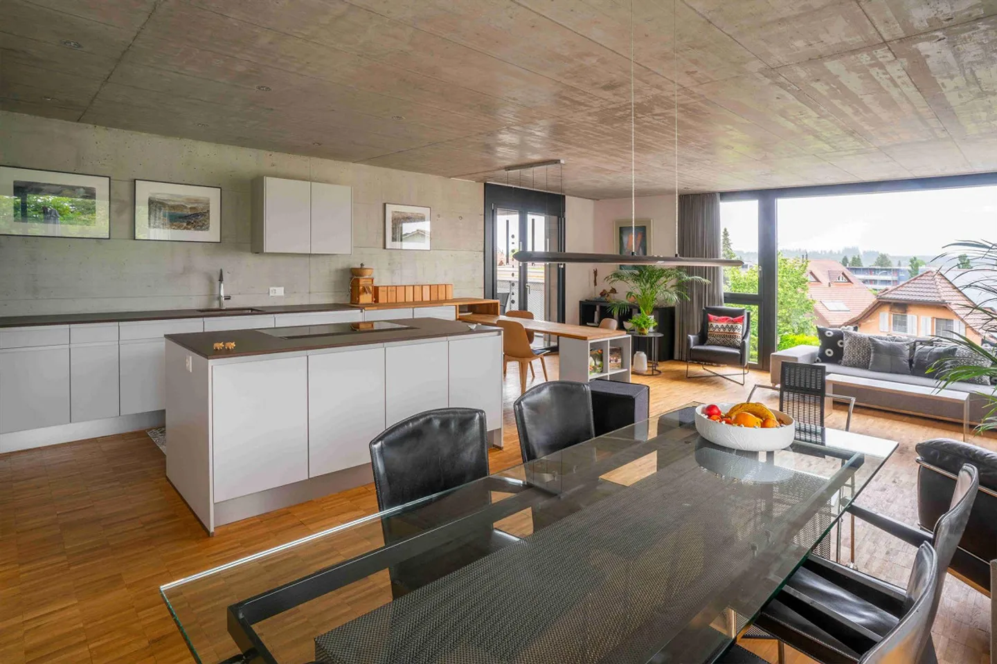 Space, Design and View at its Finest on Muniberg - Photo 3 of 12