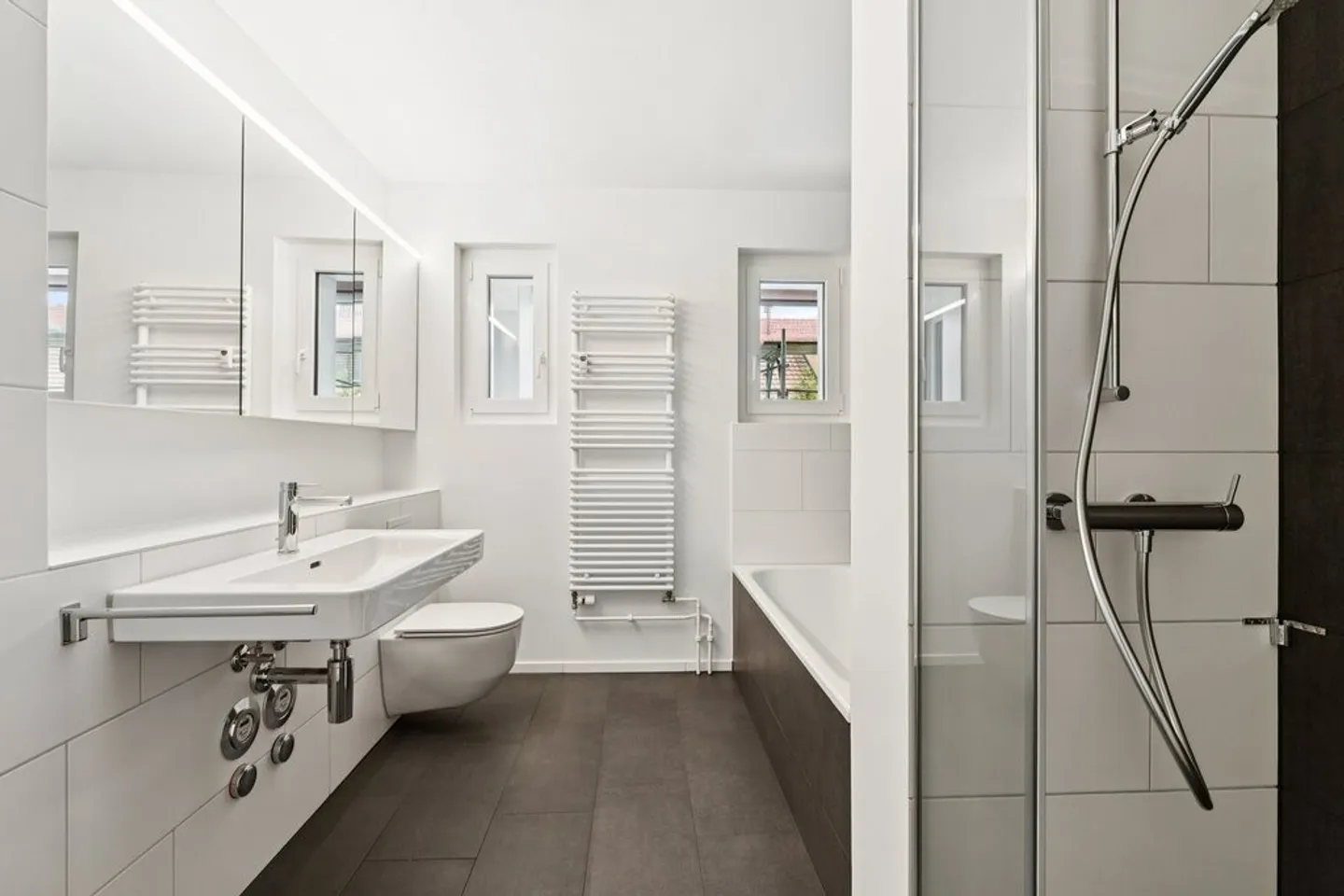 frisch sanierte 4-Zimmer-Wohnung in ruhiger Liegenschaft - Foto 1 von 10