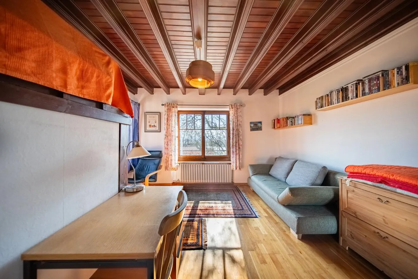 Maison semi-détachée artistique - Photo 2 sur 13
