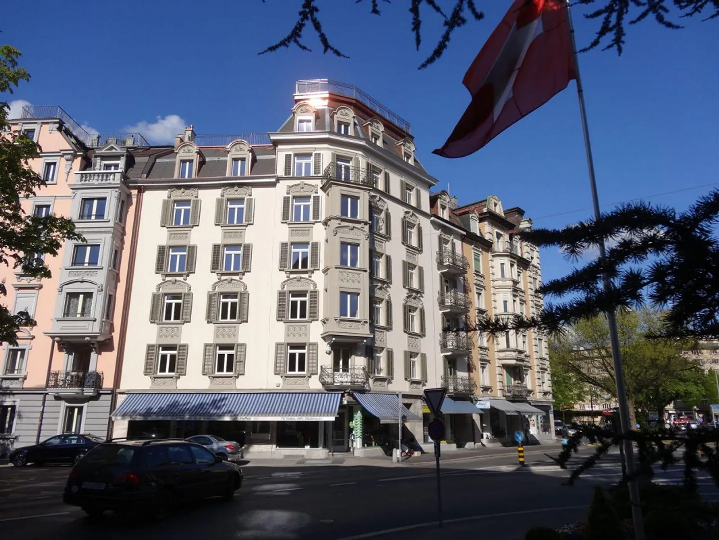 Bright, spacious 3.5 room apartment - Photo 1 of 6