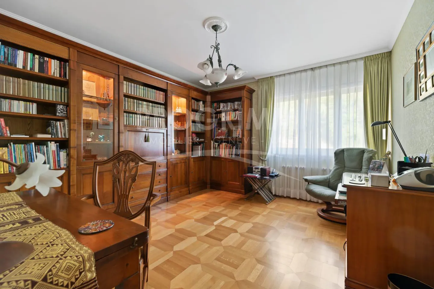 Raro: Attico 4.5 stanze - vista mozzafiato - 2 posti auto - Foto 9 di 10