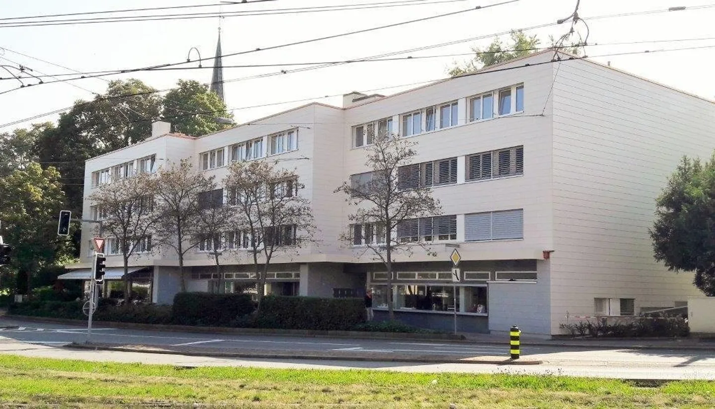 Schwamendingerplatz - Votre nouveau domicile d'affaires ! - Photo 1 sur 7