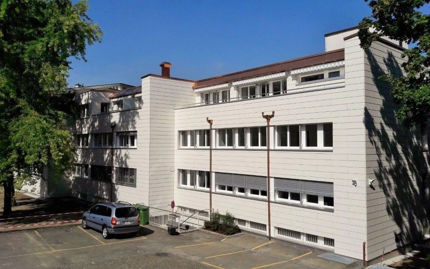 Schwamendingerplatz - Votre nouveau domicile d'affaires ! - Photo 2 sur 7