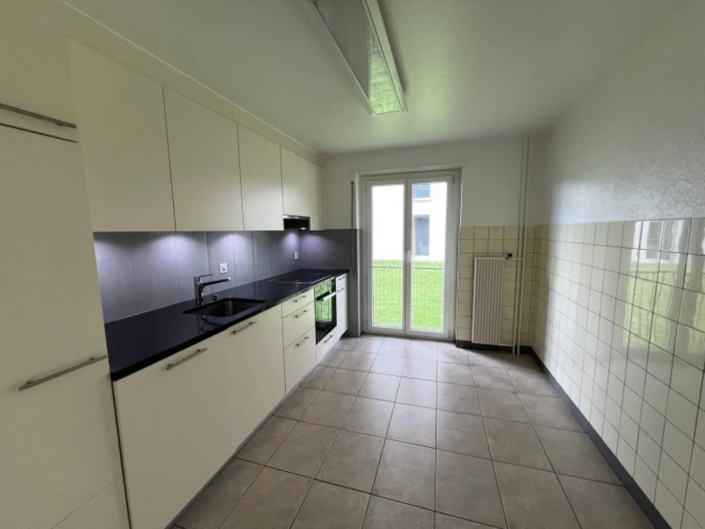 01404 - 3-room apartment - Sous-les-Vignes 6 - ST-BLAISE - Photo 4 of 5