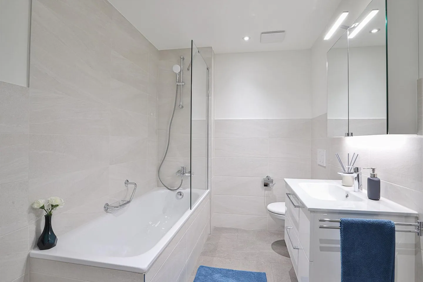 Moderne Wohnung mit Aussensitzplatz - Foto 3 von 4