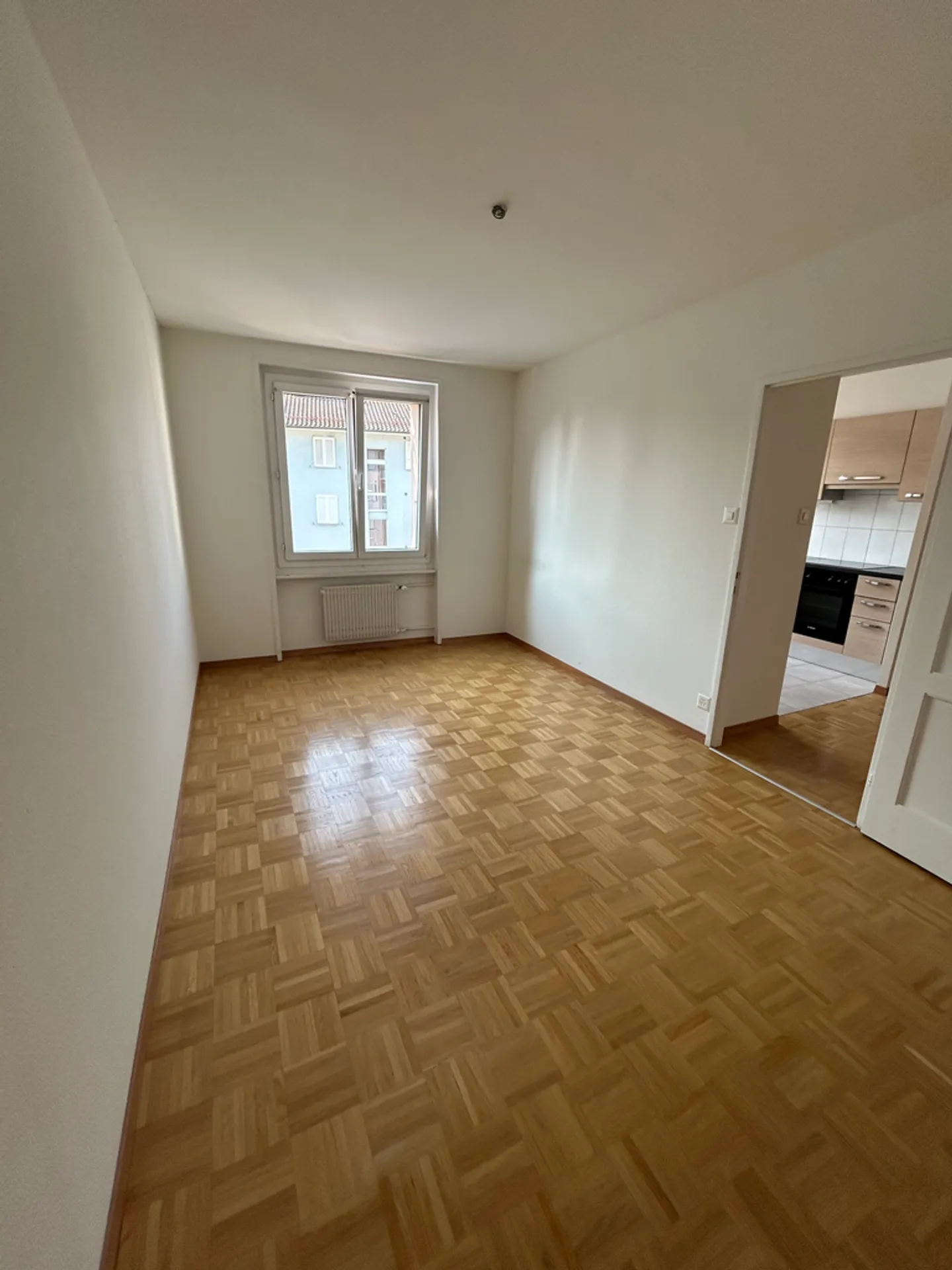 Appartamento 2.5 camere affascinante - Foto 3 di 8