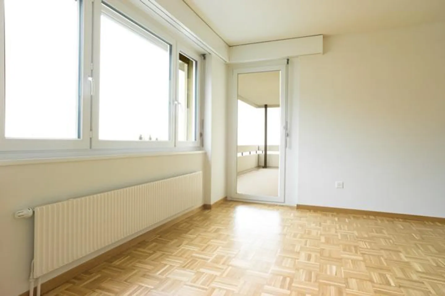 Bright apartment in a quiet residential area - Photo 2 of 7