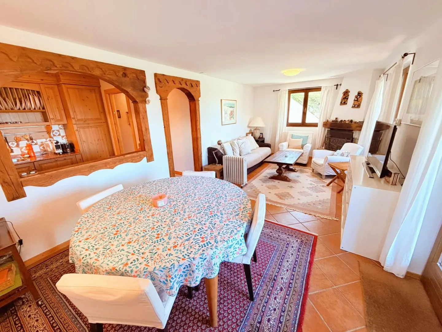 Magnificent 3.5 Room Apartment in Crans-Montana - Spacious & Bright - Quiet Location - Beautiful View - Large Terrace - Photo 4 of 15