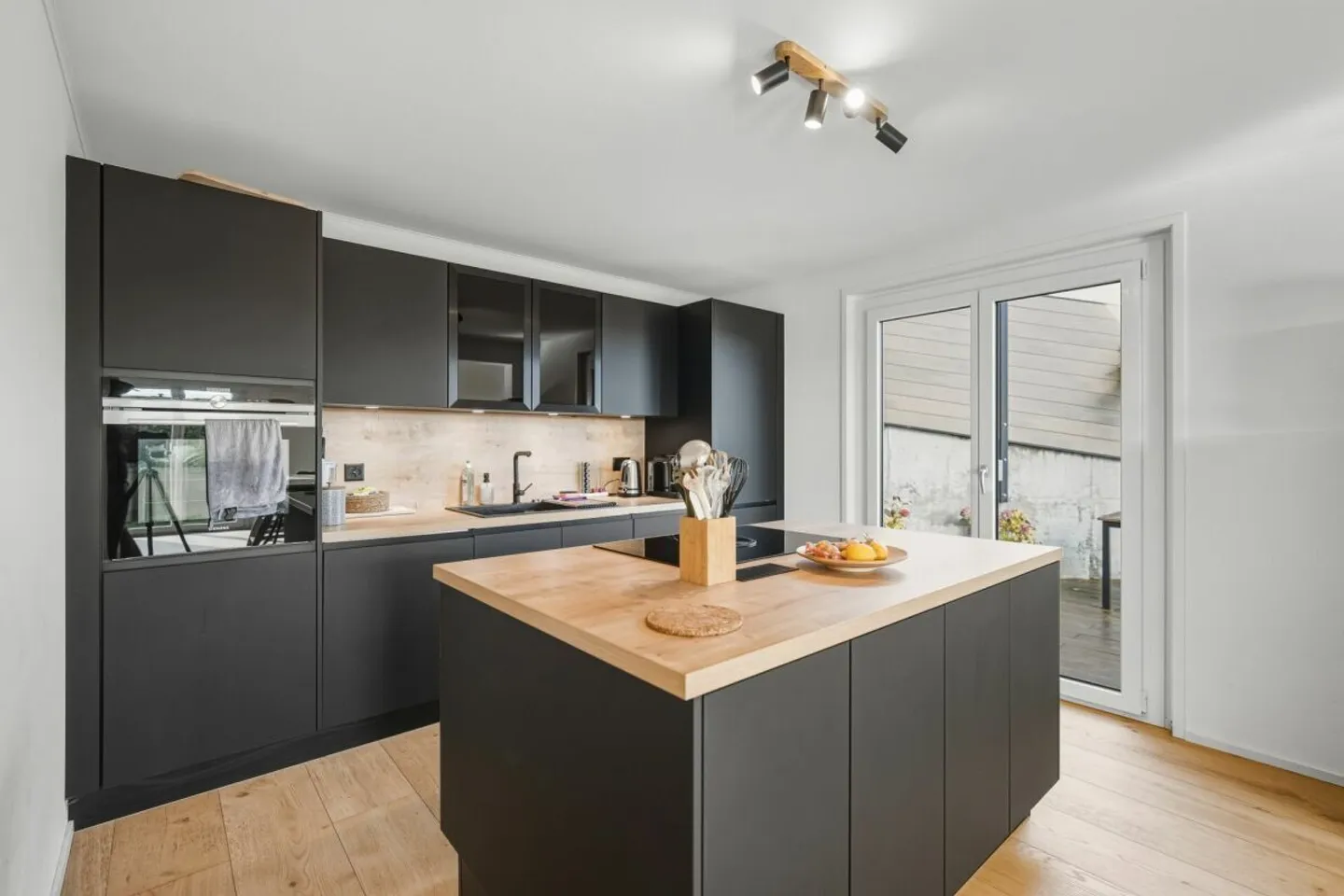 Semi-Detached Villa Fully Renovated in Orbe - Photo 5 of 15