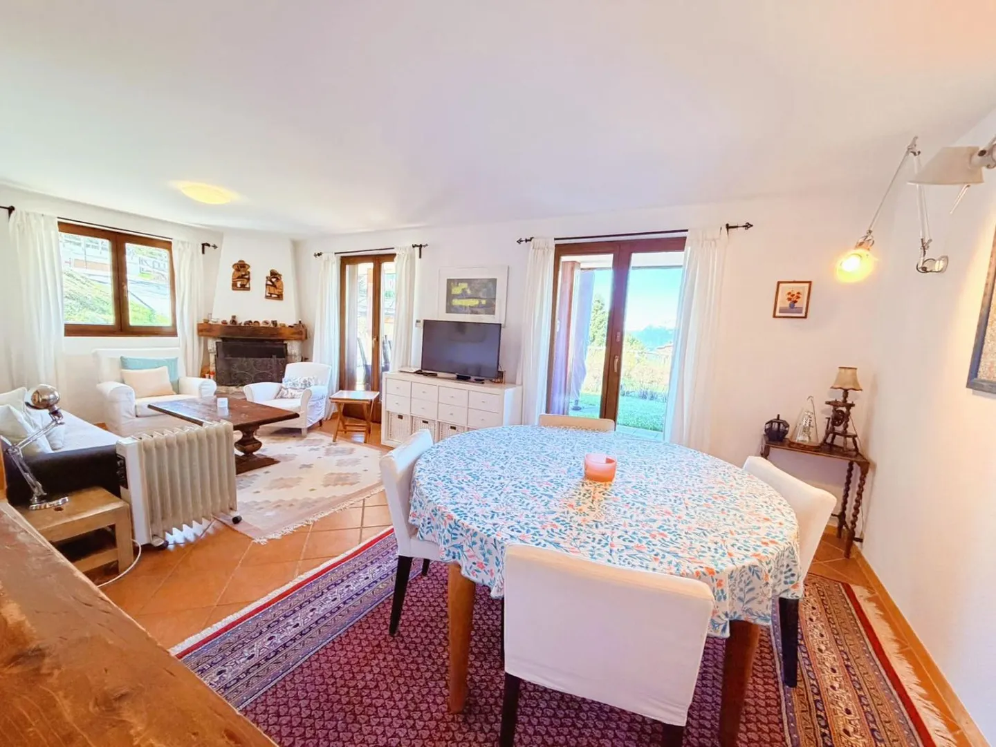 Magnificent 3.5 Room Apartment in Crans-Montana - Spacious & Bright - Quiet Location - Beautiful View - Large Terrace - Photo 5 of 15