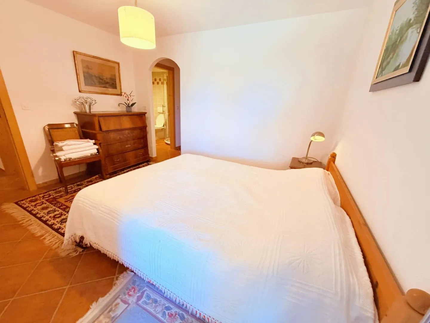 Magnificent 3.5 Room Apartment in Crans-Montana - Spacious & Bright - Quiet Location - Beautiful View - Large Terrace - Photo 8 of 15