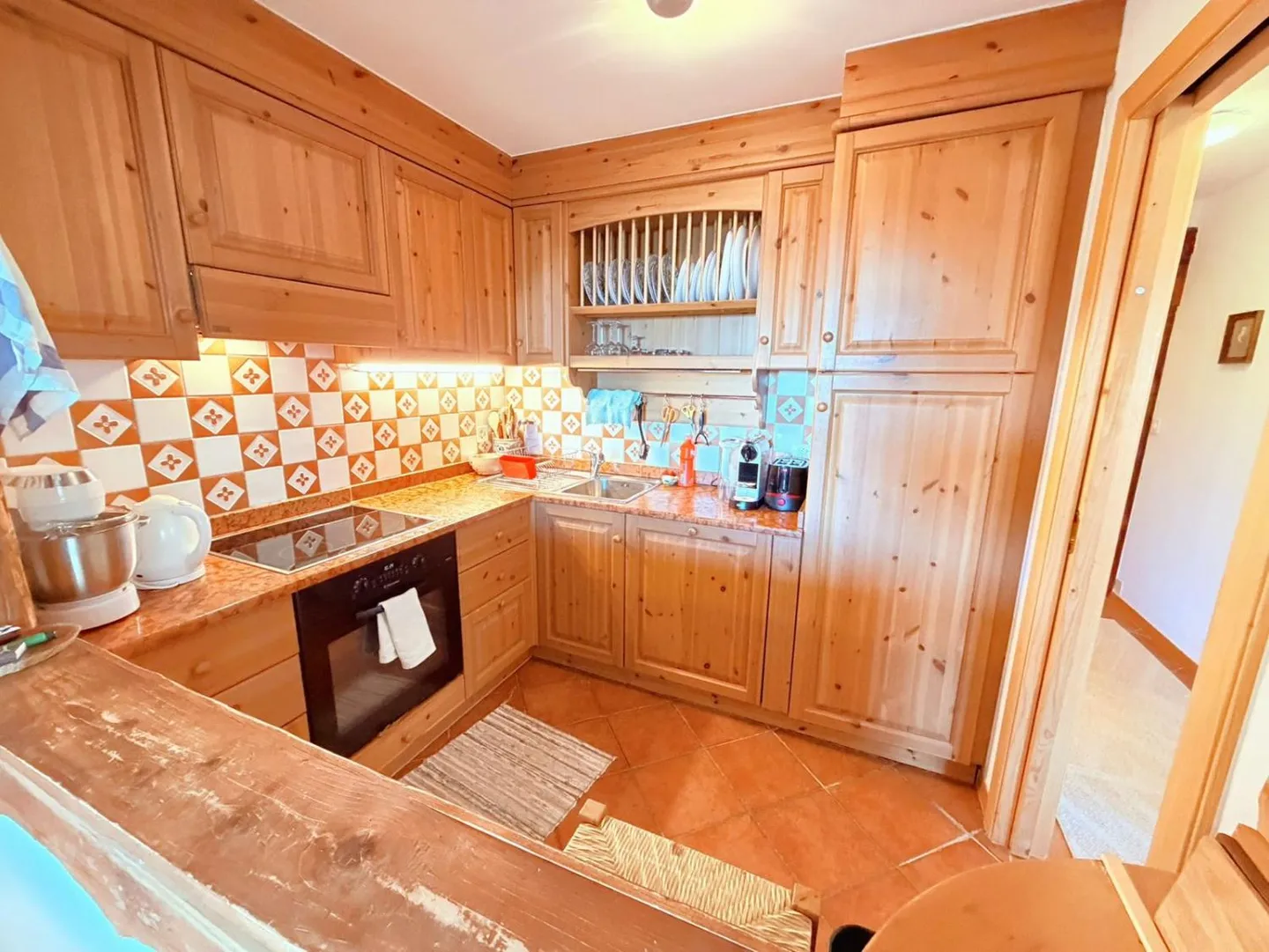 Magnificent 3.5 Room Apartment in Crans-Montana - Spacious & Bright - Quiet Location - Beautiful View - Large Terrace - Photo 6 of 15