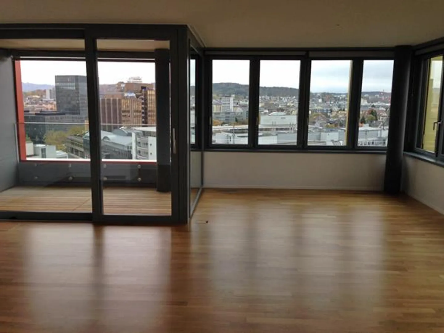 Au-dessus des toits d'Oerlikon - Photo 3 sur 6