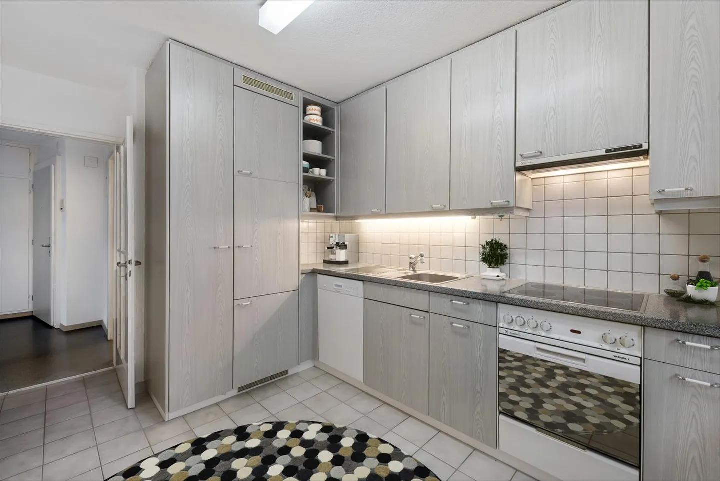 Charming - close to the center - Your new home! - Photo 6 of 8