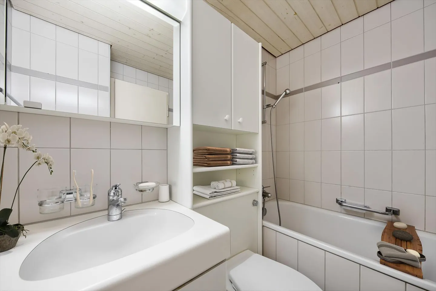 Charming - close to the center - Your new home! - Photo 7 of 8