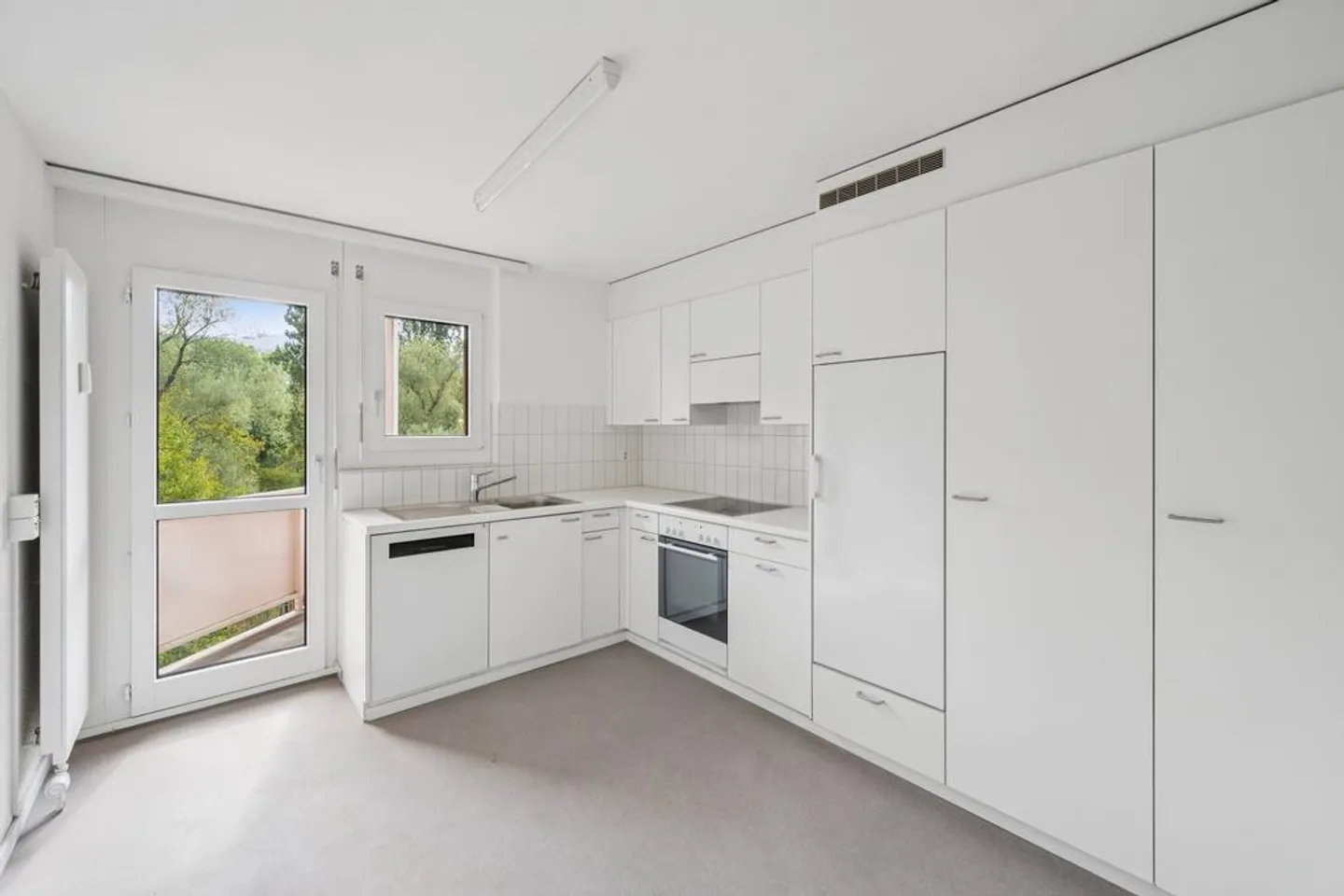 Geräumige Wohnung an der Birs - Foto 3 von 11