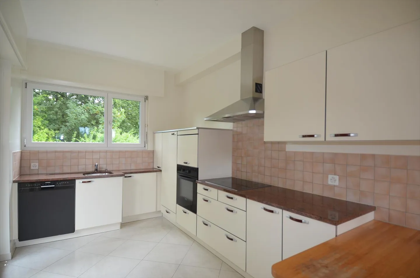 Wohnung mit Terrasse 5,5 Zimmer - Foto 5 von 16