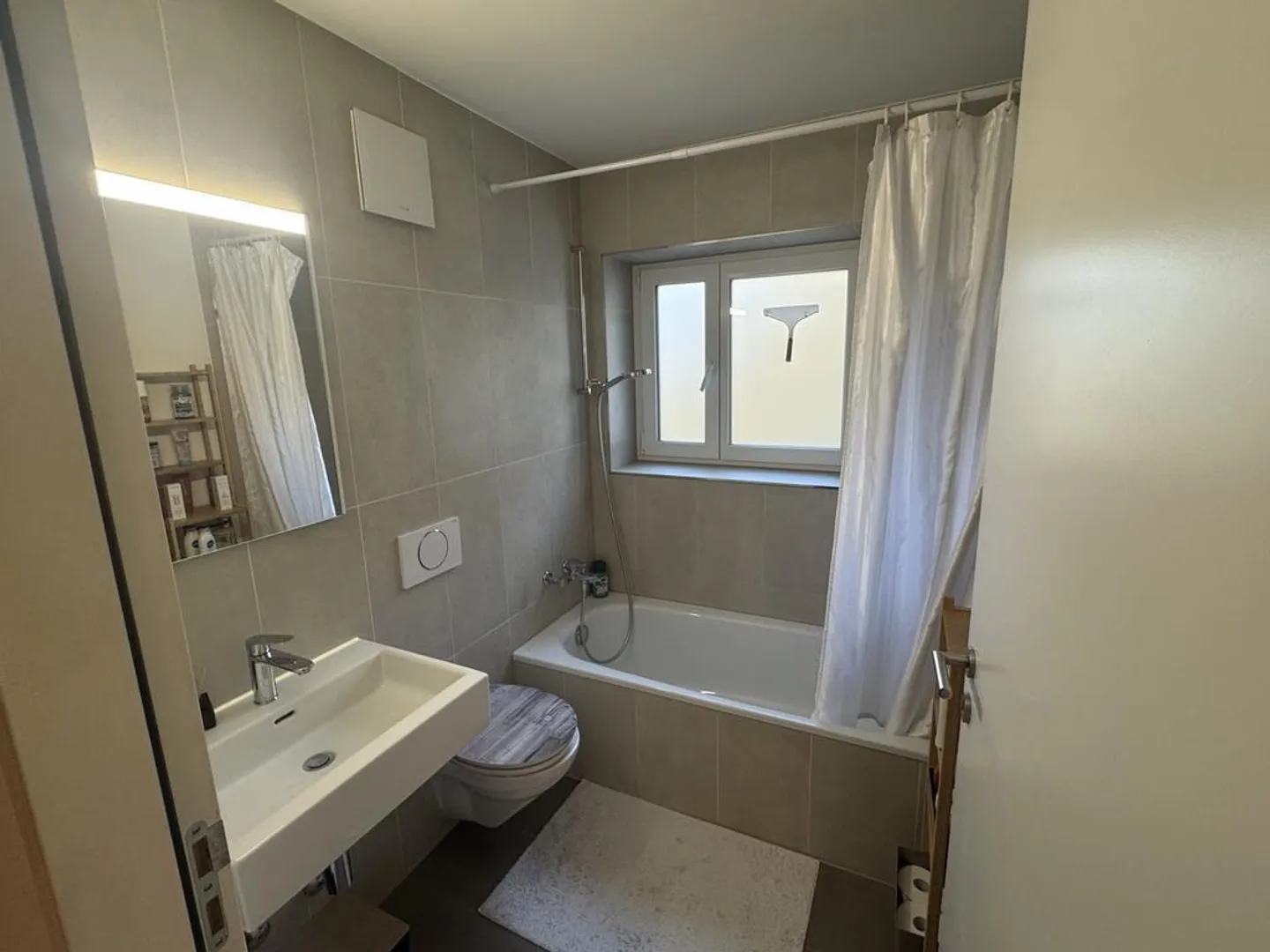 Modernes Apartment mit grosser Terrasse - Foto 8 von 11