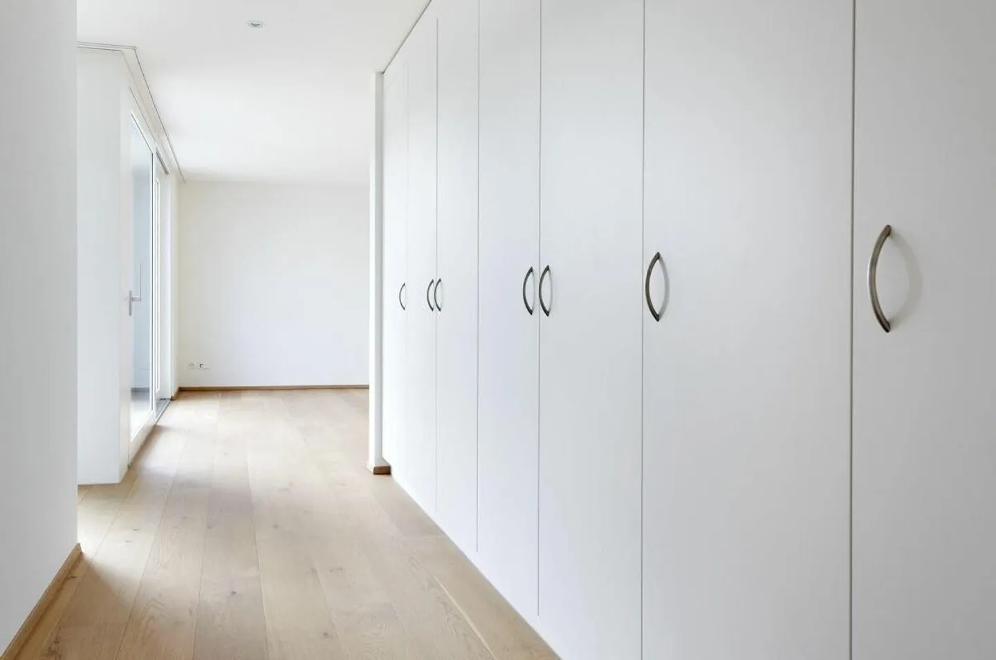 VIVERE SPAZIOSO & MODERNO IN UNA POSIZIONE DESIDERABILE - Foto 9 di 13