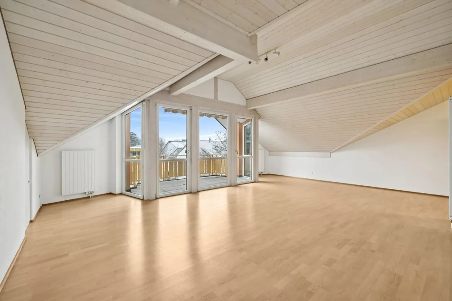 Bellissimo appartamento mansardato di 2,5 locali vicino al centro del villaggio! - Foto 3 di 11